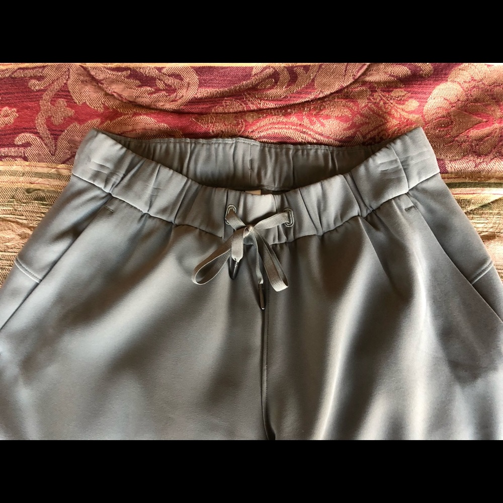 Lululemon On the Fly 7/8 Wide Leg Pants Gray Sage